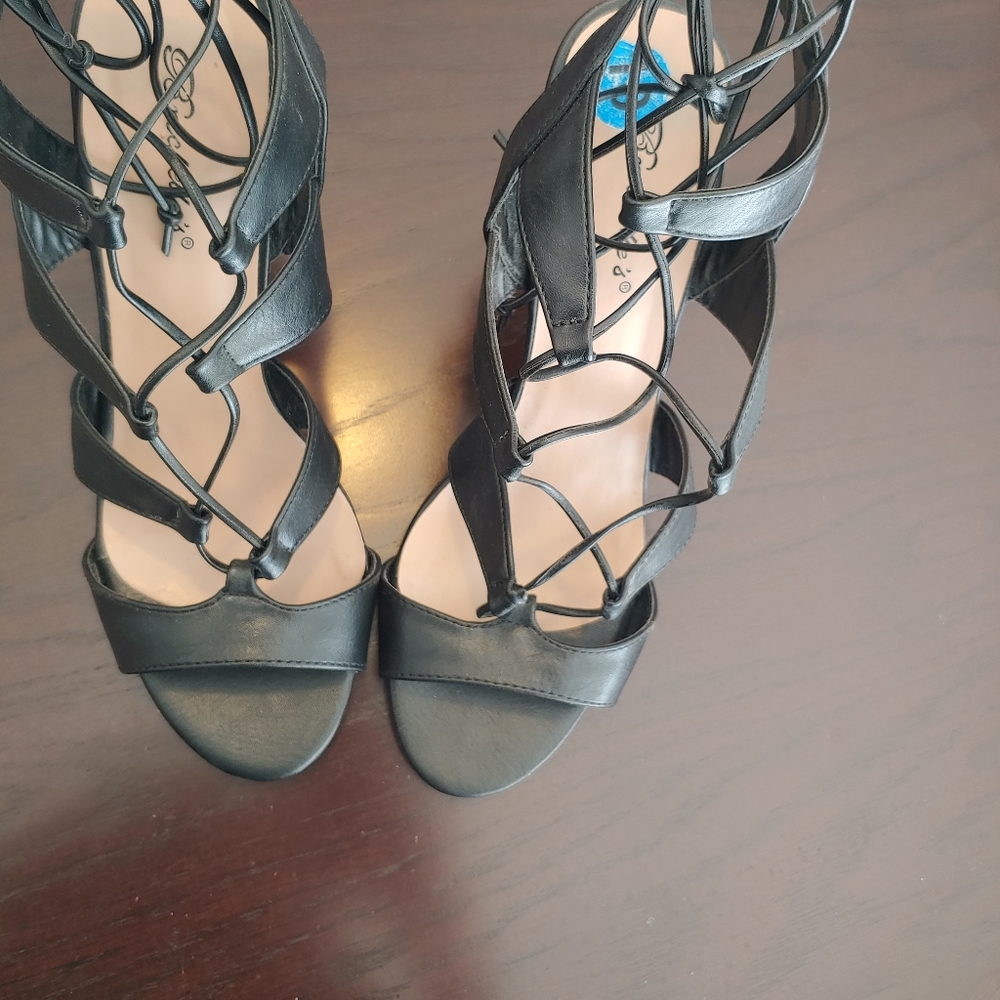 👠Heels with straps 👠